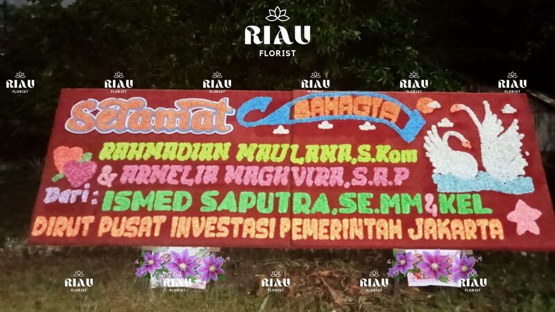 Jasa papan karangan bunga Bagan Batu mulai Rp375.000. Proses cepat, legalitas jelas, untuk acara pernikahan duka cita. Hubungi kami sekarang.