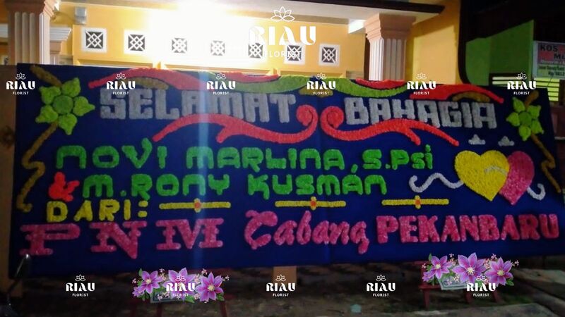 Jasa papan karangan bunga Tembilahan mulai Rp375.000. Proses cepat, legalitas PT Bertravel Media Internasional. Hubungi kami sekarang.